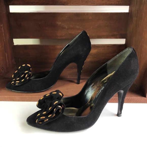 Stuart Weitzman Vintage Black Bow Heel Gold Pumps - Picture 8 of 15